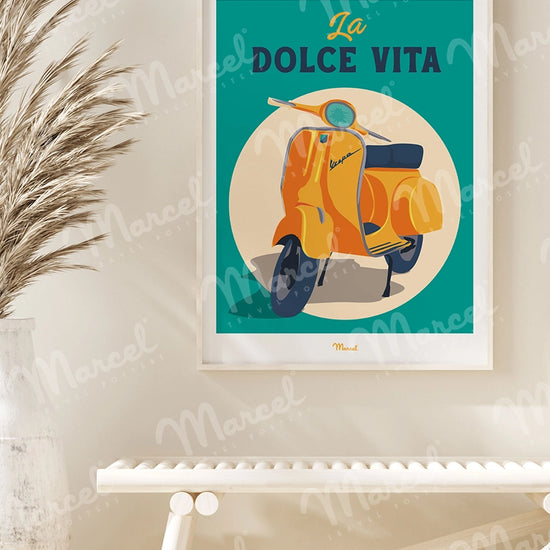 Affiche Travel Color "Dolce Vita en Vespa"