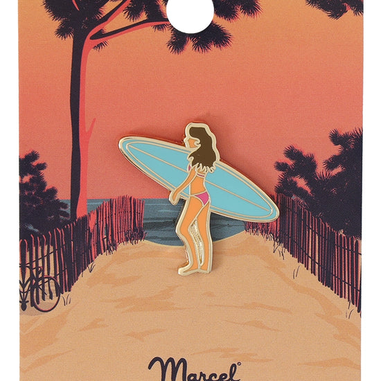 Pin's "Surfeuse"