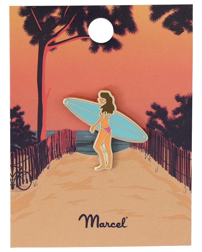 Pin's "Surfeuse"